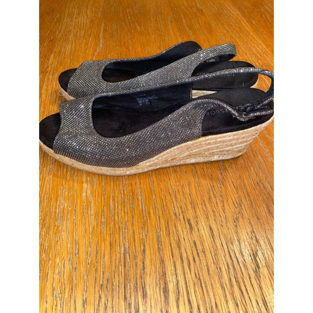 Lanesboro Silver Metallic Wedge Sandals-7.5 - Picture 3 of 5